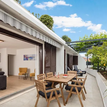 Lemon Tree Luxury, Free Parking Apartmán *