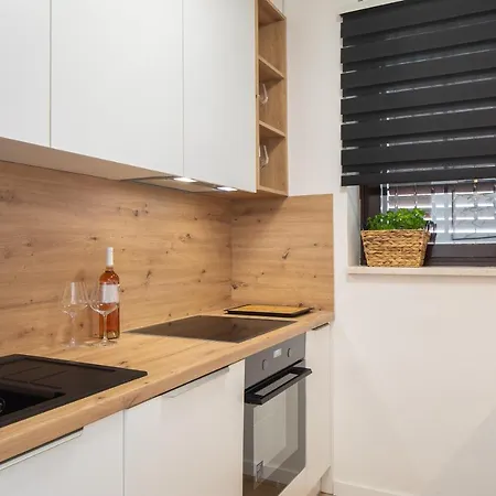 Lemon Tree Luxury, Free Parking Apartmán