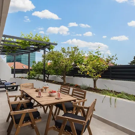 公寓 Lemon Tree Luxury, Free Parking *
